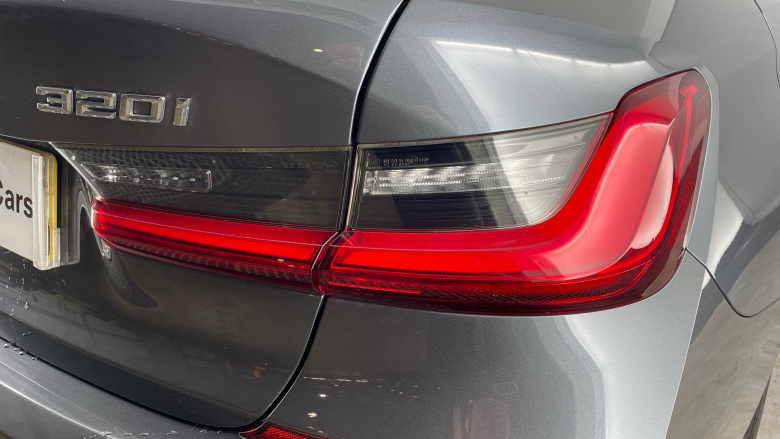 BMW 3 Series 320i xDrive M Sport 4dr Step Auto Petrol Saloon